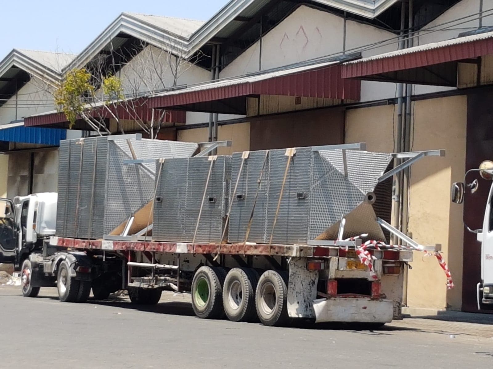Fabrikasi bodywork dan transport industri