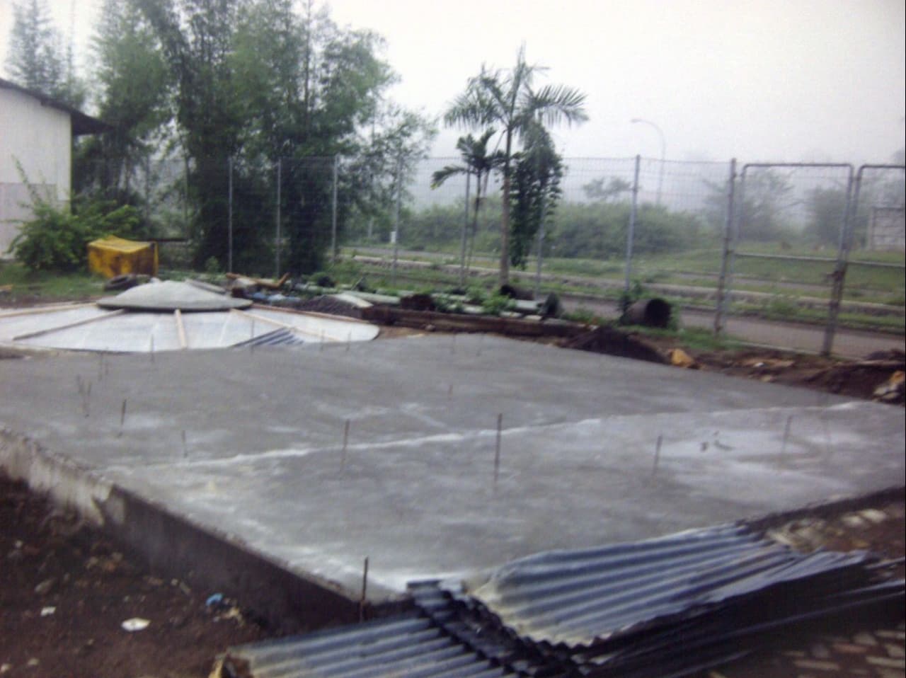 Aktivitas workshop fabrikasi dan konstruksi industri